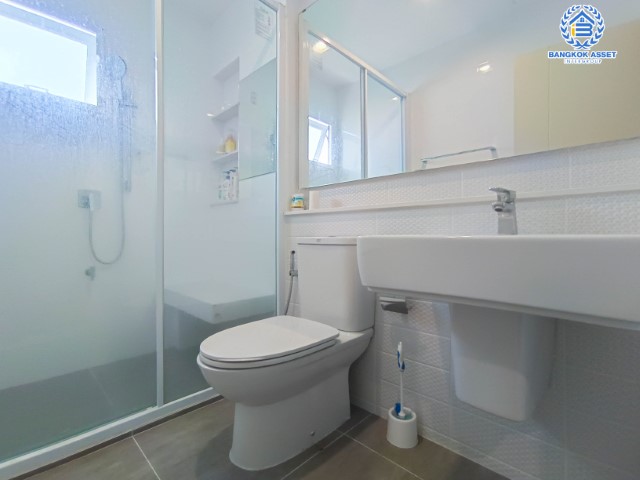 *****บ้านเดี่ยวมือสองนนทบุรี ม.มัณฑนา ราชพฤกษ์-สะพานเจษฎาบดินทร์ฯ เนื้อที่มากถึง 58 ตร.ว. ฟังก์ชัน 3 ห้องนอน 3 ห้องน้ำ 2 ที่จอดรถ บนทำเลติดถนนราชพฤกษ์ เชื่อมต่อถนนหลายเส้นทาง เดินเข้าเมืองสะดวก ใกล้ทางด่วน "ศรีรัช" ห้ามพลาด!